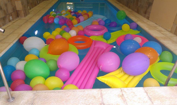 נחשו: לכבוד מה הרימו אירוע כזה צבעוני ומפנק? 3