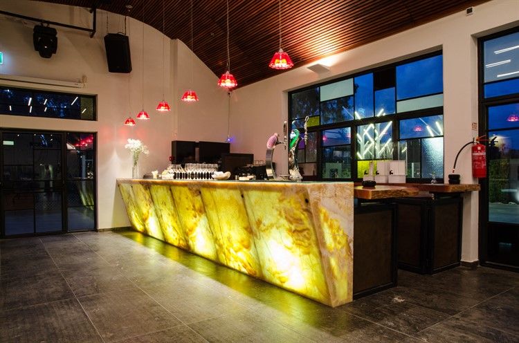 הזרקור: גלריה 279 2