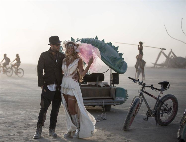 בליבי בוערת אש: הזוג שהתחתן בברנינג מן 2