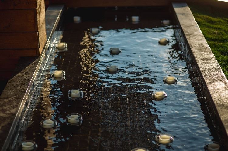 בריכת שיקוף במתחם קבלת הפנים, מתחם האירועים אלכסנדר בעמק חפר (צילום: יח