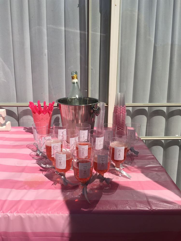 בסימן טוב: מסיבת רווקות צבעונית ומתוקה 6