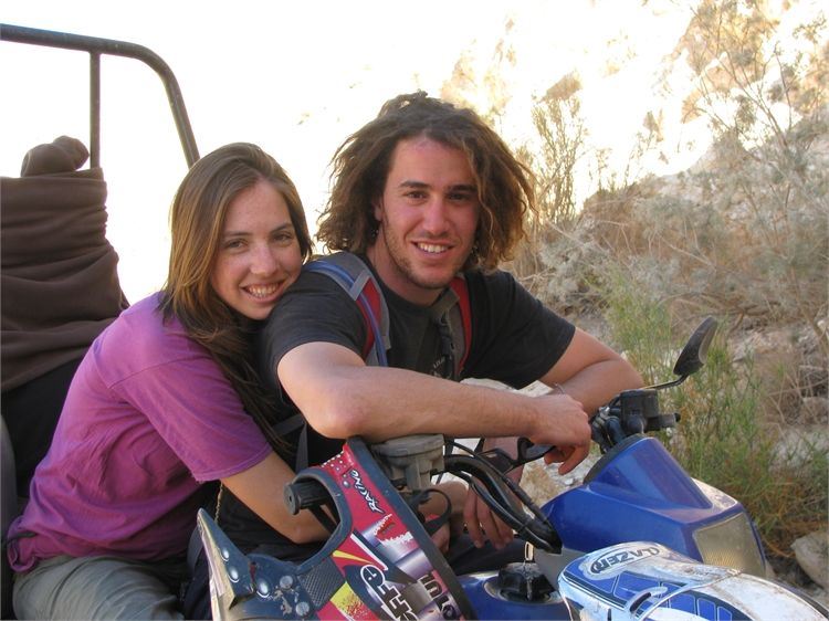 חתונה חברתית: האורחים לוקחים חלק בחתונה 2