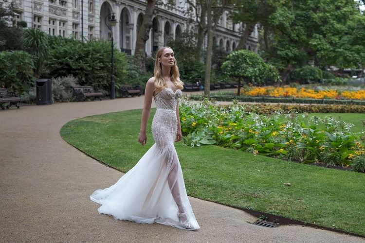 ריקי דלאל 2017: שמלות כלה נשיות 6