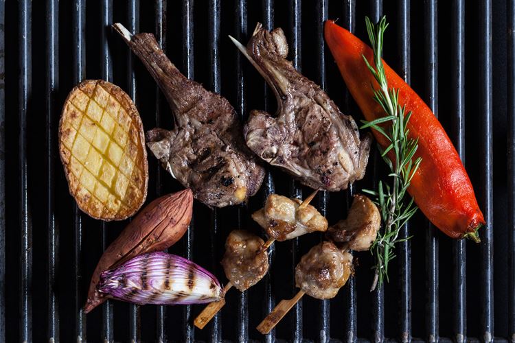 לא תרצו לוותר על ביס אחד, מנה עיקרית המוגשת באולמי נסיה (צילום: יחצ)