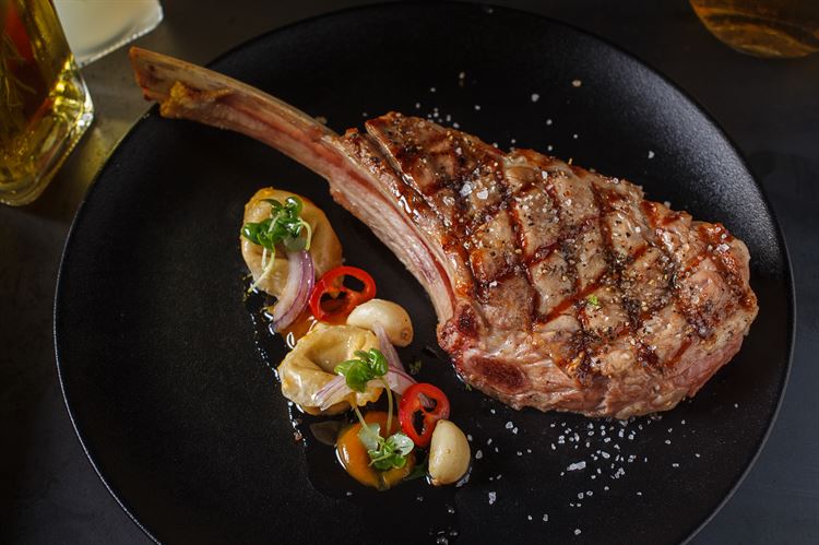 בשרים משובחים על הפלנצ'ה, טרויה (צילום: יחצ)