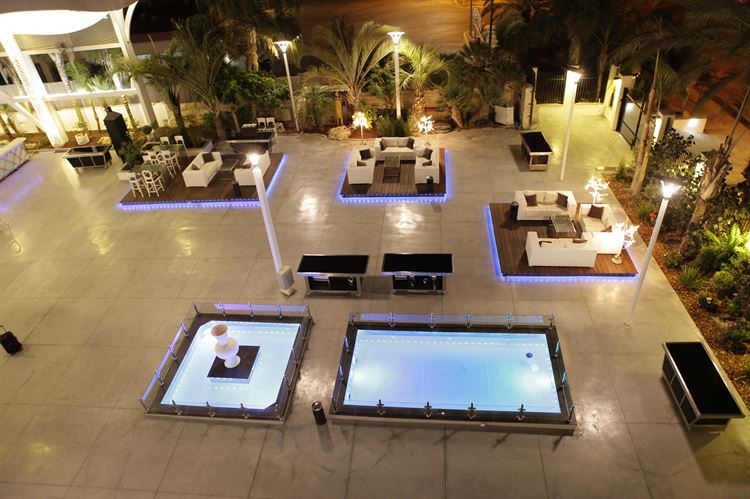 החלום הרטוב: חתונה על המים 16