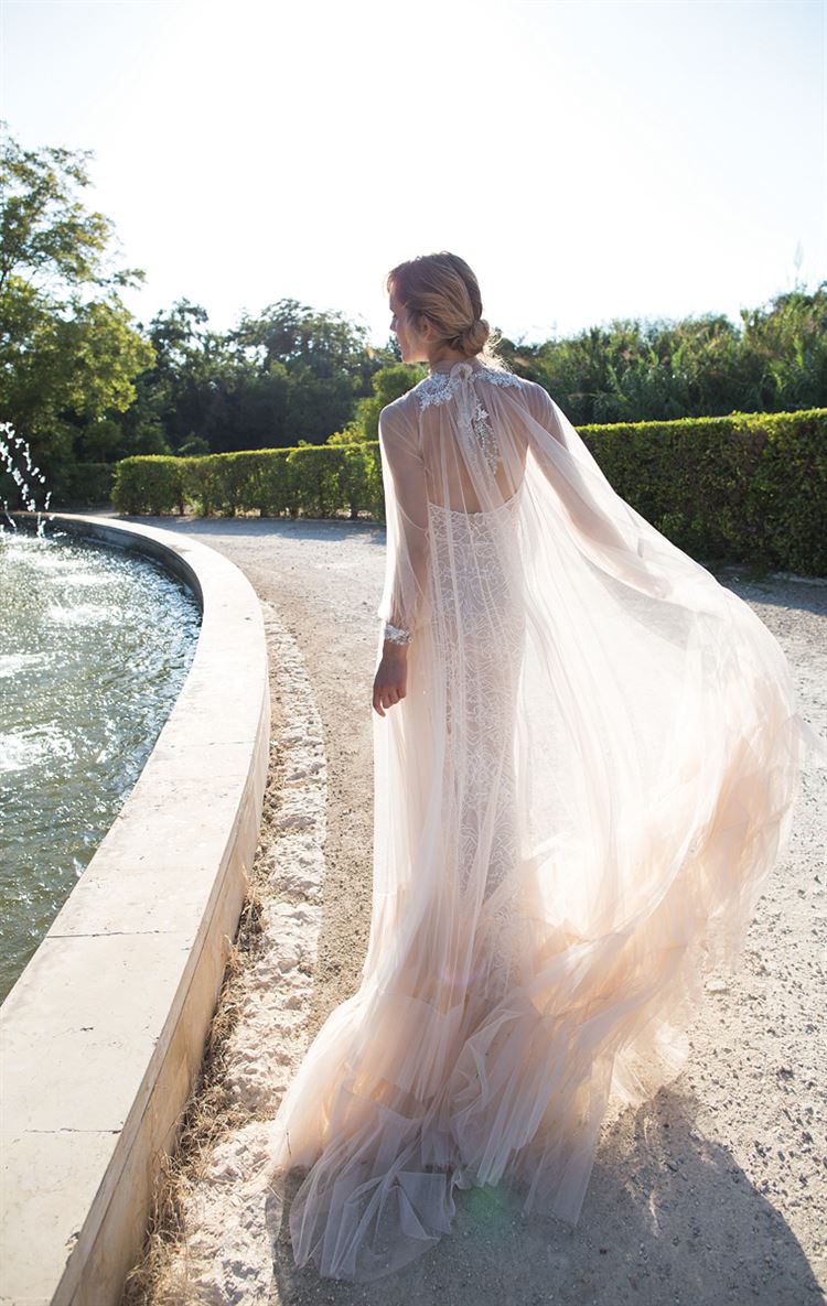 אופנה על זמנית: שמלות הכלה הלוהטות מאז ועד היום 16