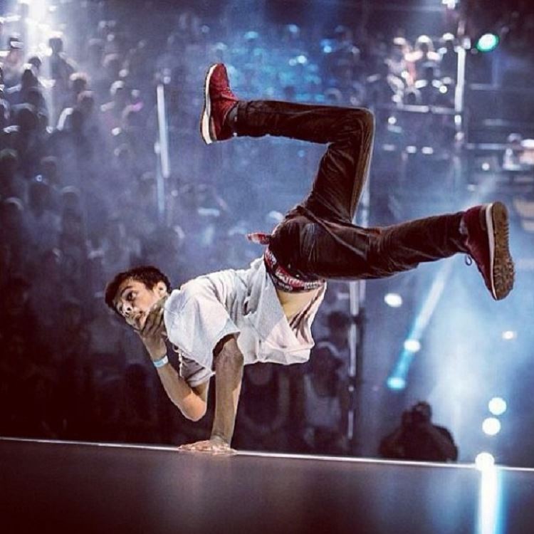 אמנים שיקפיצו את הרחבה עד אור הבוקר 5