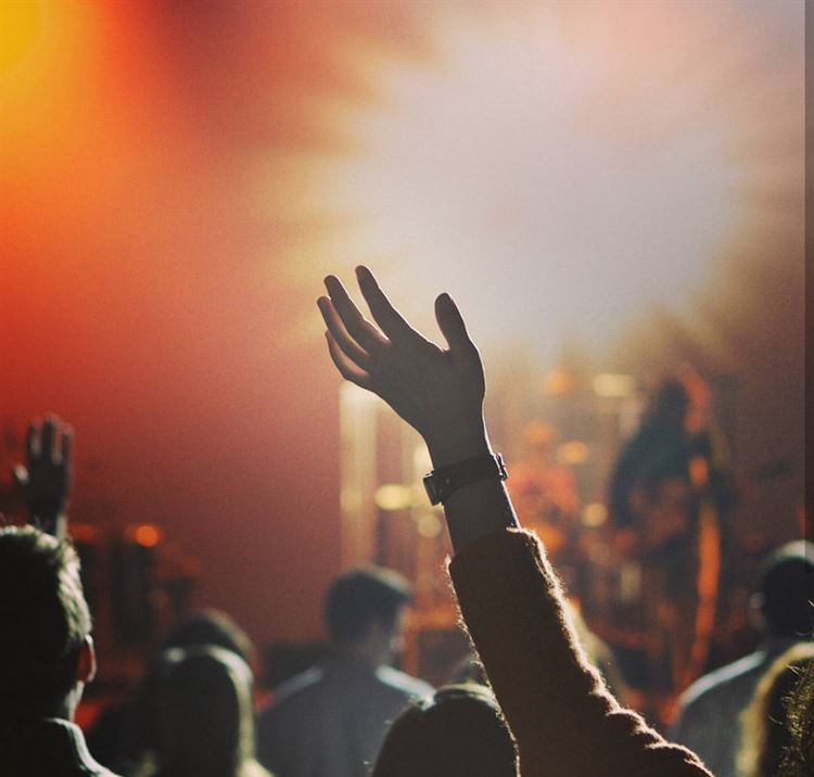 מתחתנים בסילבסטר: רחבת ריקודים נוצצת 3