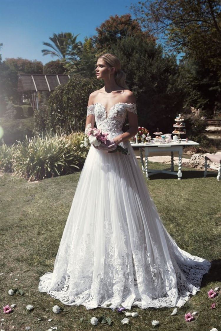 החלום והתגשמותו: מצעד השמלות הנפוחות 18