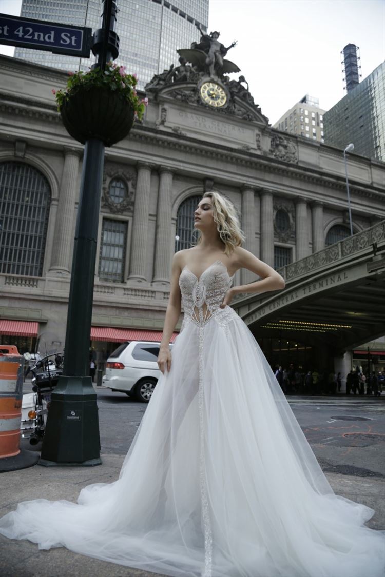 החלום והתגשמותו: מצעד השמלות הנפוחות 14