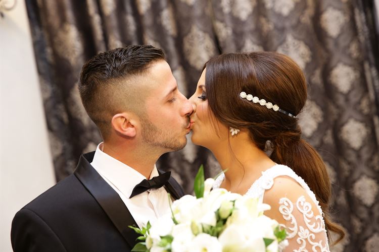 היכרות בפייסבוק: הסיפור שמאחורי ההודעות 17