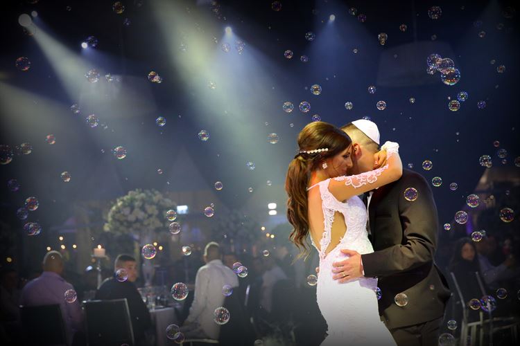 היכרות בפייסבוק: הסיפור שמאחורי ההודעות 21