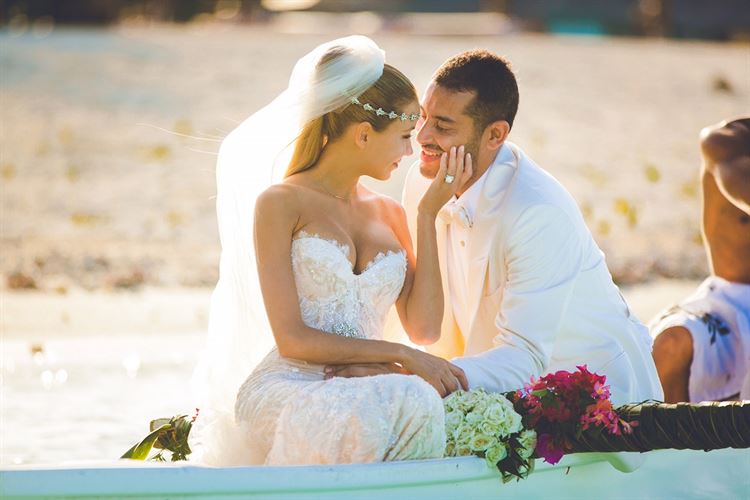 נחשו: איך נראית שמלת כלה של שפנפנת פלייבוי? 7