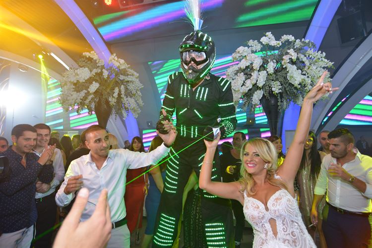 נסיכה אמיתית: הכלה שהרימה אירוע אגדי 15