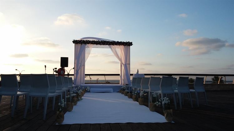 להרגיש את הבריזה: מתחמי אירועים עם נוף לים 3