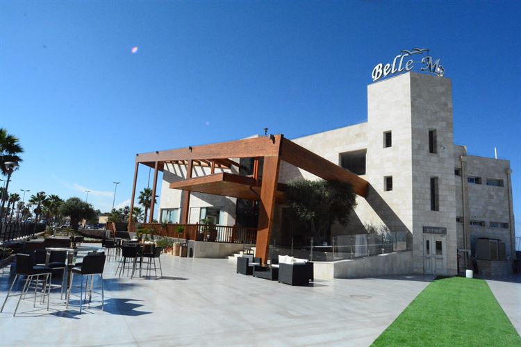 להרגיש את הבריזה: מתחמי אירועים עם נוף לים 12