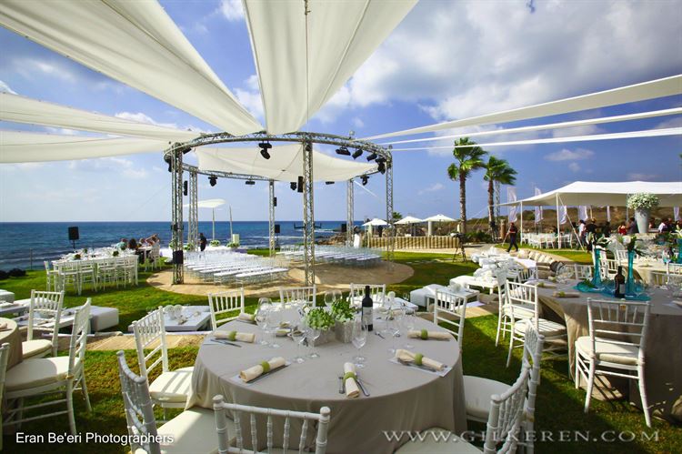 להרגיש את הבריזה: מתחמי אירועים עם נוף לים 15