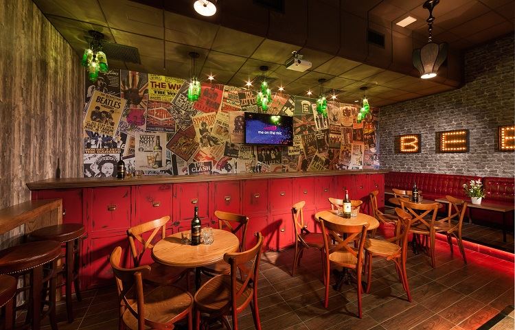 הזרקור: מי און דה מייק 15