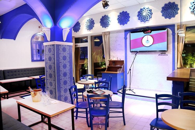 הזרקור: מי און דה מייק 17