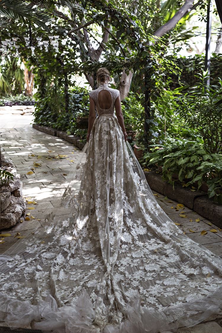 עד הקצה: השובל שגונב את ההצגה 5