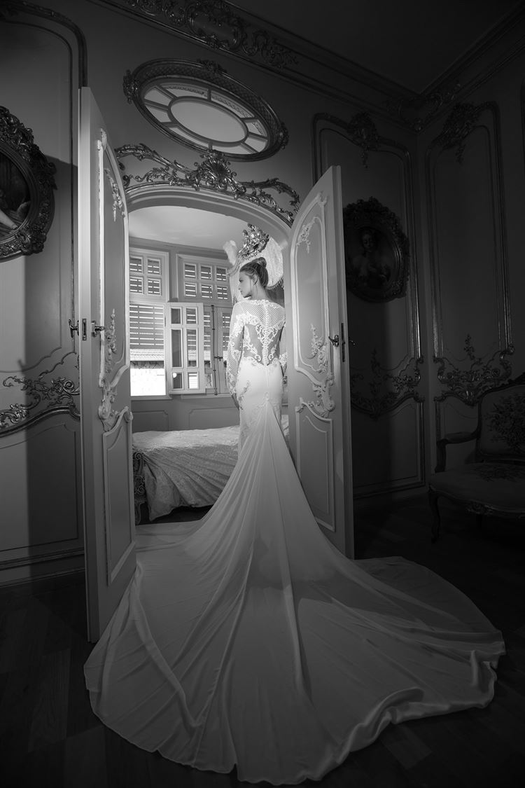 עד הקצה: השובל שגונב את ההצגה 15