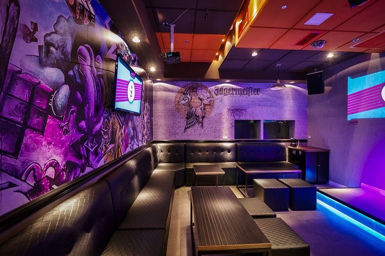 הזרקור: מי און דה מייק 6