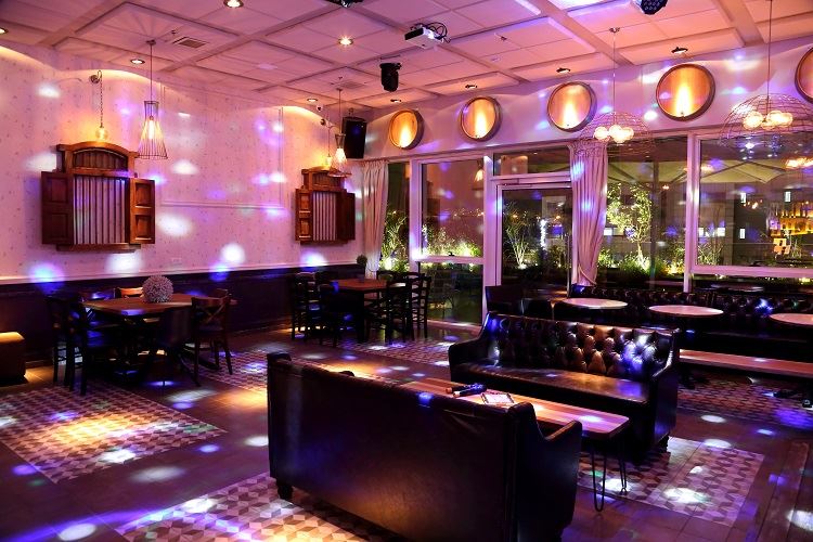 הזרקור: מי און דה מייק 7