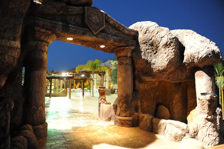 ארכיטקטורה עוצרת נשימה, גן האירועים ארבע עונות, ברור חיל (צילום: יחצ)