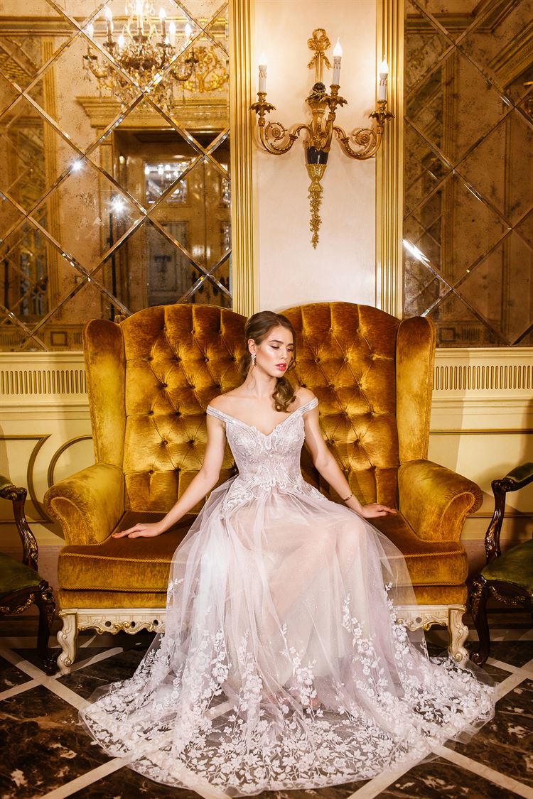 עבודת יד מורכבת ומוקפדת שיוצרת דגם מופלא, קולקצית גן הפרחים של נטלה (צילום: Mihail Kozhuhar)