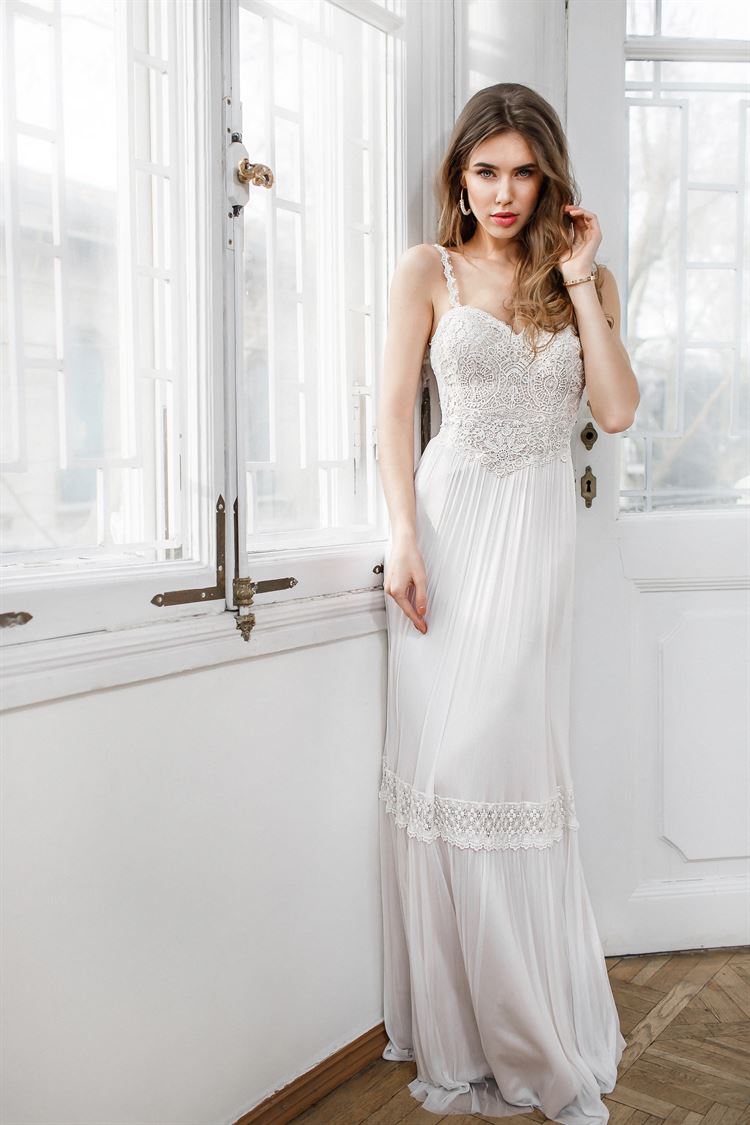 גם טרנד הבוהו שיק נוכח בקולקציה, קולקצית גן הפרחים של נטלה (צילום: Mihail Kozhuhar)