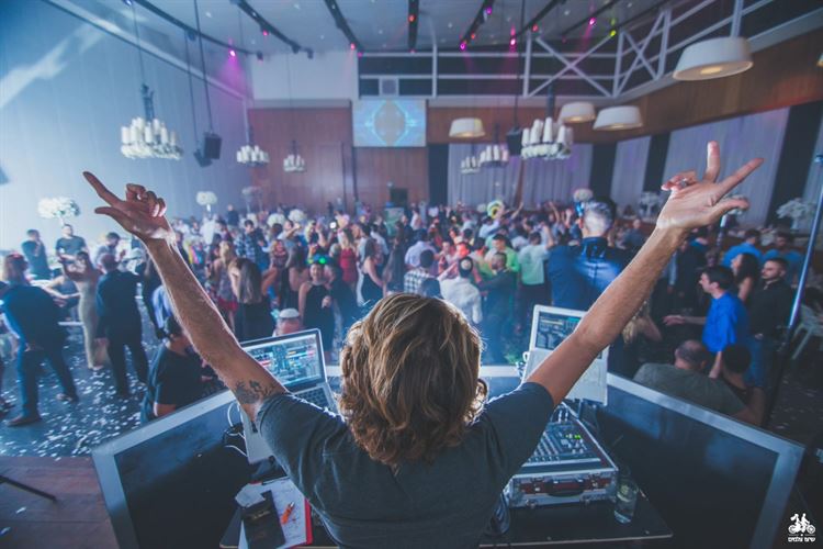 הכנות לחתונה במרוץ נגד השעון 19