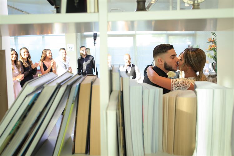 הפתעה בטרמינל 3: הצעת נישואים סוחפת 11