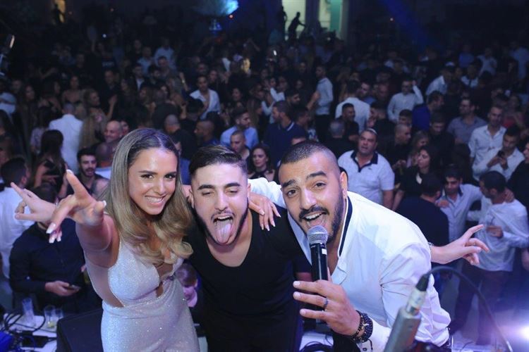 הפתעה בטרמינל 3: הצעת נישואים סוחפת 19