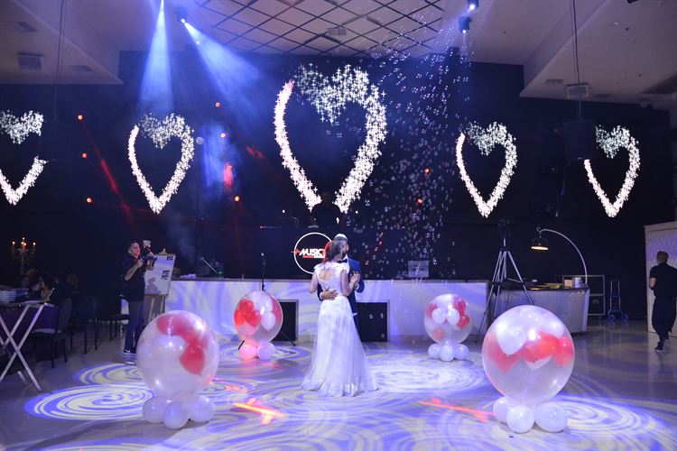 הבחורה שצייצה בטוויטר וכך הכירה את אהבת חייה 27