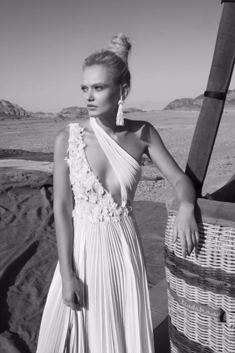 הכתף החשופה חוזרת: כל הדגמים הלוהטים 9