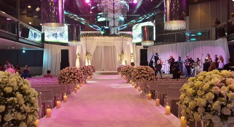 מתחם הפנטאהוז בחצר המלכה. כי שמלות זו לא מילה גסה (צילום: אתר רשמי)