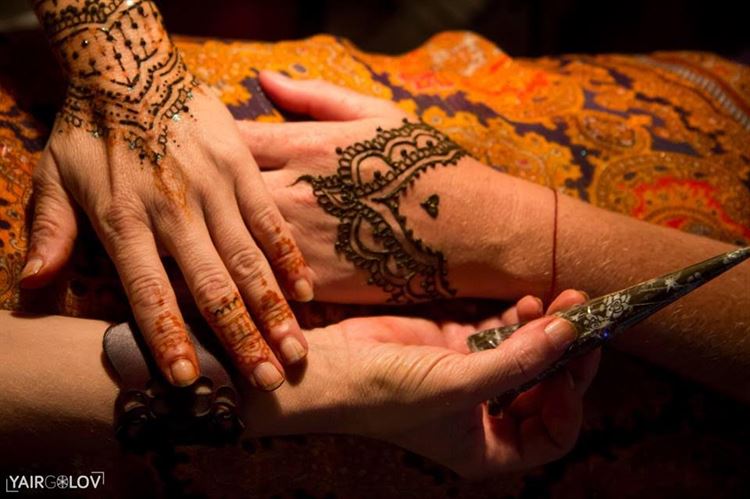 ה"סבתא" שתרים לכם חינה לא מהעולם הזה 5