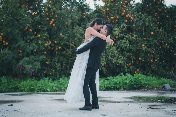 הזוג שארגן את החתונה הכי צבעונית שתראו 5