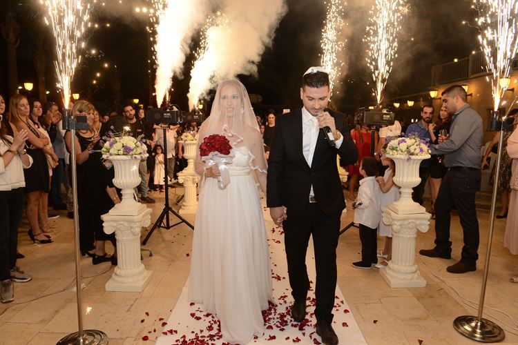 הזוגות שהרימו מופעים בלתי נשכחים בחתונה 5