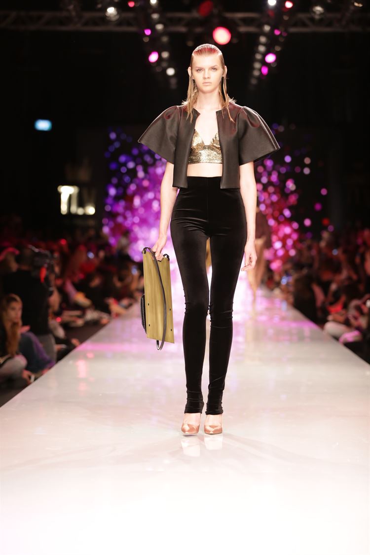 אל תמצמצו: גליה להב על המסלול של שבוע האופנה גינדי 11