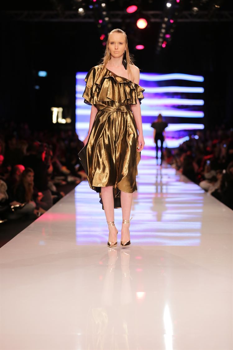 אל תמצמצו: גליה להב על המסלול של שבוע האופנה גינדי 12