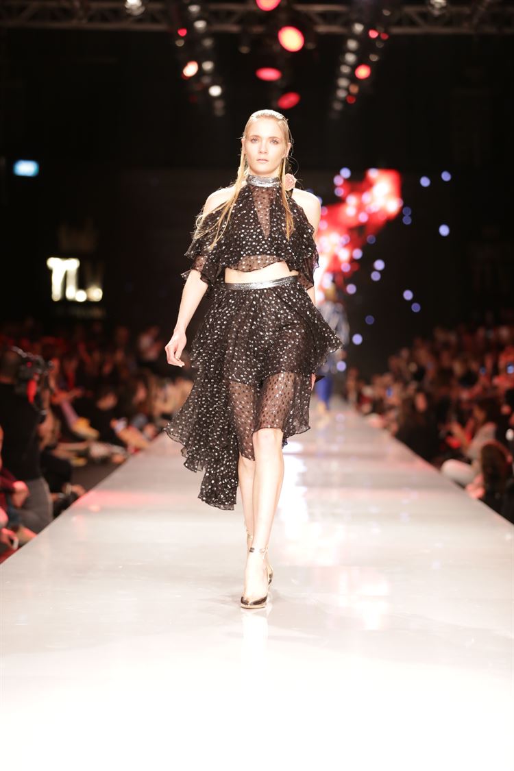 אל תמצמצו: גליה להב על המסלול של שבוע האופנה גינדי 16