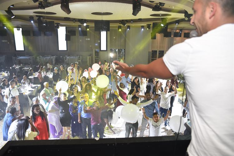 צפו: חתונה ברוח אותנטית ומרשימה 19