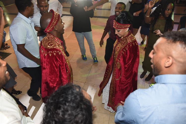 צפו: חתונה ברוח אותנטית ומרשימה 21