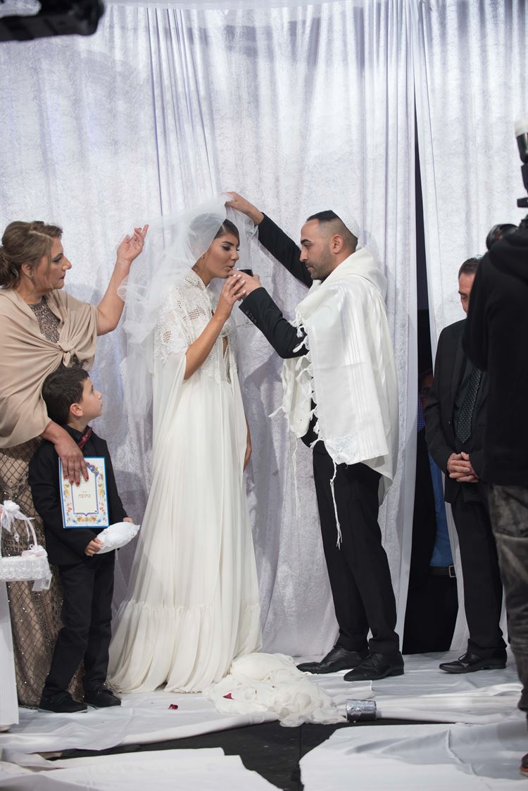 הישר מהקטלוג: תמונות חתונה של פעם בחיים 21