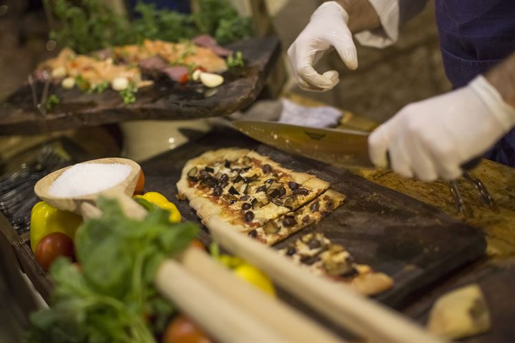 מהפך: צפו בחתונה שוברת שגרה 5