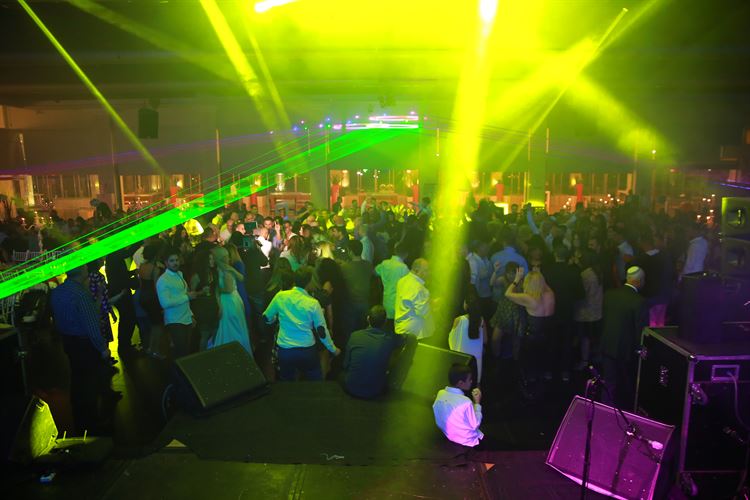 הצעת נישואים סוחפת בלב ים 15