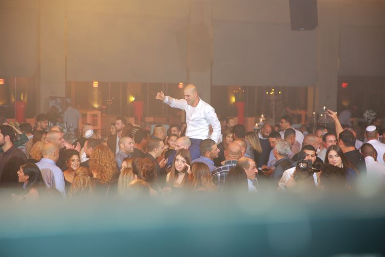 הצעת נישואים סוחפת בלב ים 18