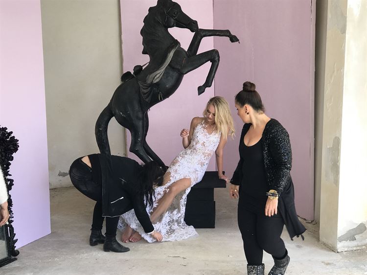 הצצה בלעדית לצילומי הקולקציה החדשה של אפרת קליג 10